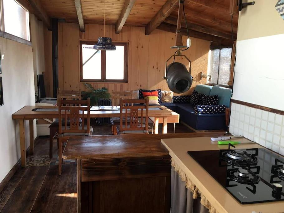 Kuchyň nebo kuchyňský kout v ubytování Sea Views / Fabulous Attic / Fast Fibre Optic