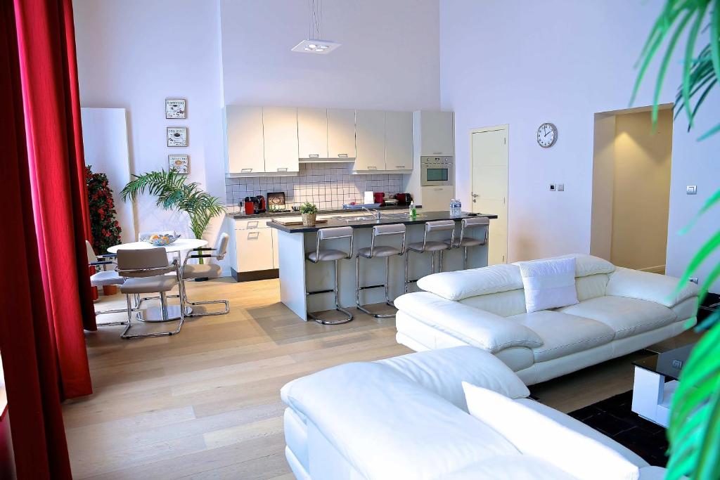 Royal Apartments Brussels - Two-Bedroom Apartment