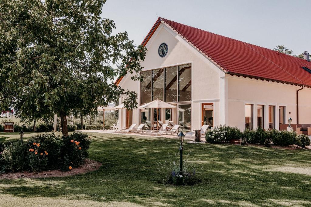 Zahrada ubytování Der Eisvogel - Wellness- & Genusshotel