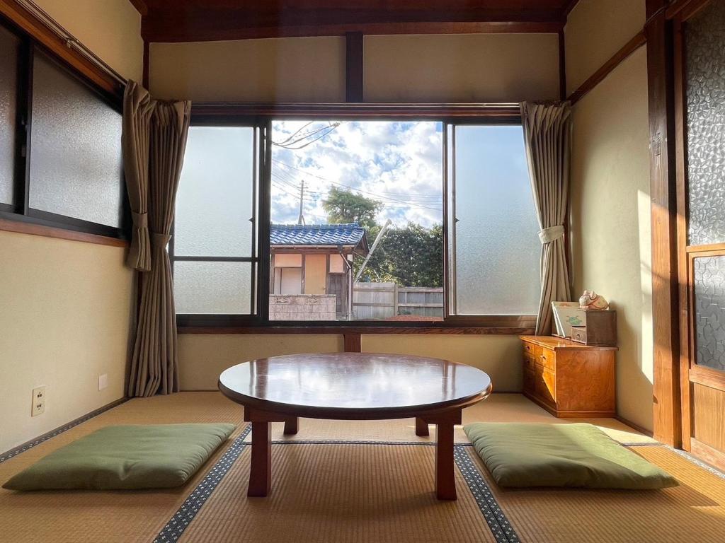 Posezení v ubytování 農家古民家ねこざえもん奥屋敷 Nekozaemon-Gest house