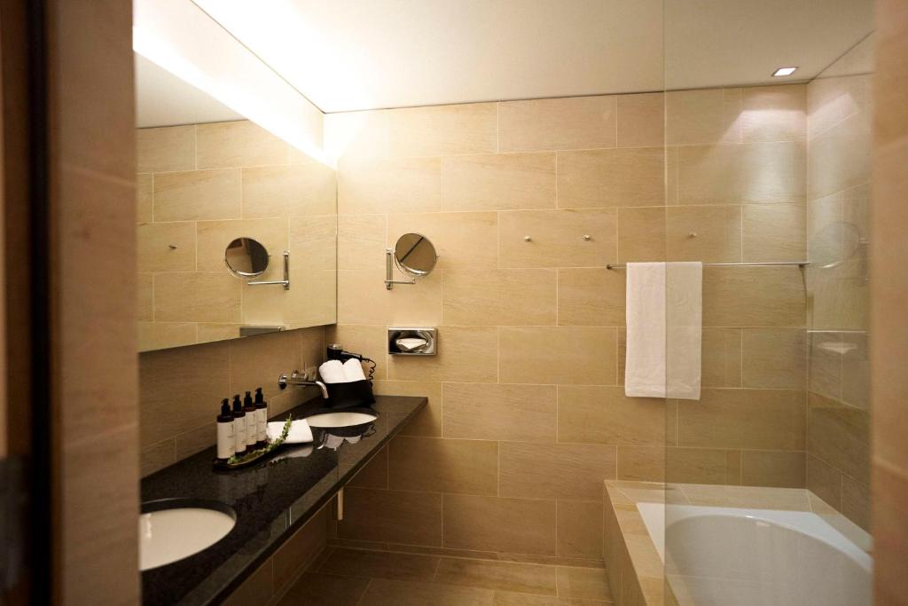 Koupelna v ubytování Hotel Steffisalp