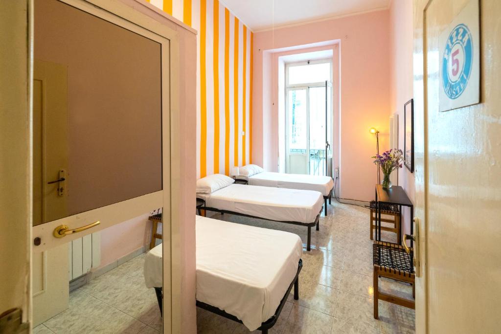 Naples Pizza Hostel - 