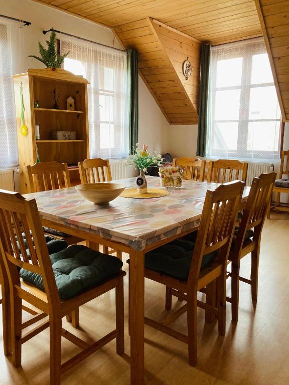 Zdjęcie z galerii obiektu Apartmány Srub Jenišov w mieście Horní Planá