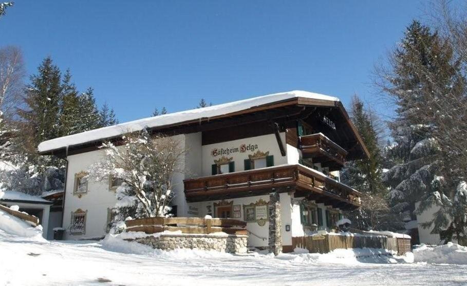 Gästehaus Helga v zime