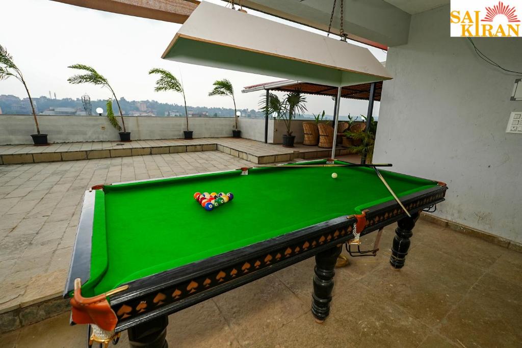 Biliár nebo kulečník v ubytování Saikiran Hotel
