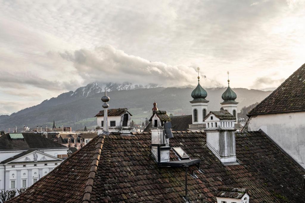 Nespecifikovaný výhled na hory nebo výhled na hory při pohledu z hotelu