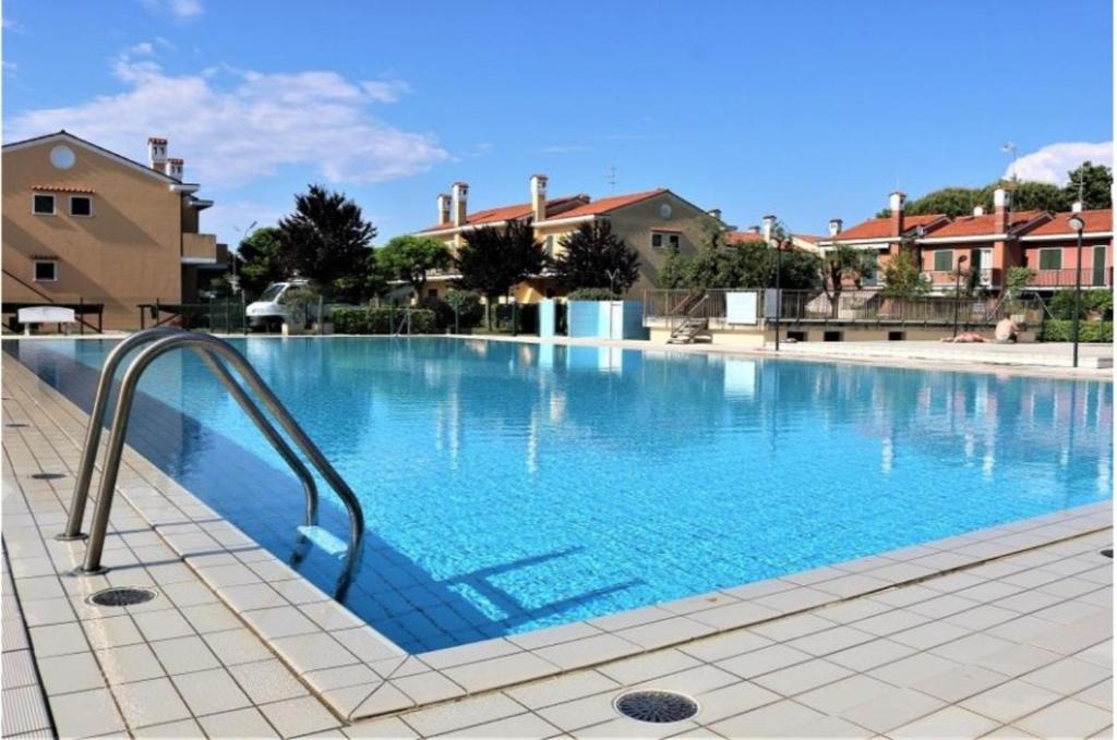 The swimming pool at or close to Spacious apartment on 2 floors - Beahost