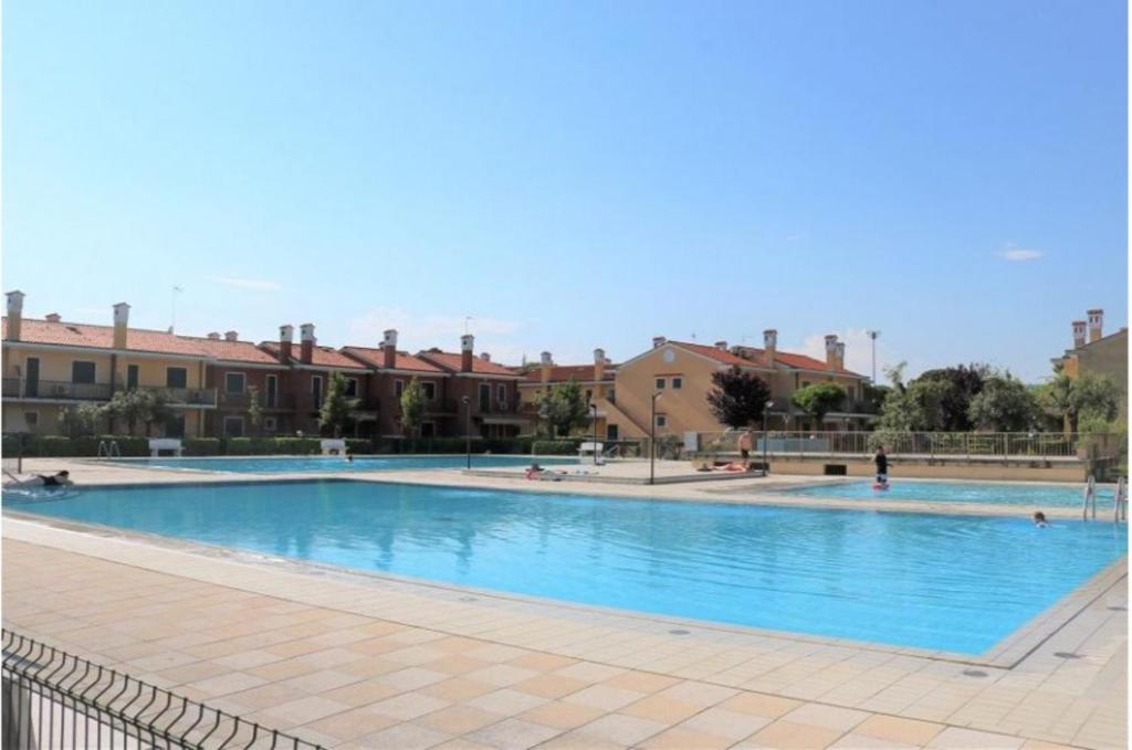 The swimming pool at or close to Spacious apartment on 2 floors - Beahost