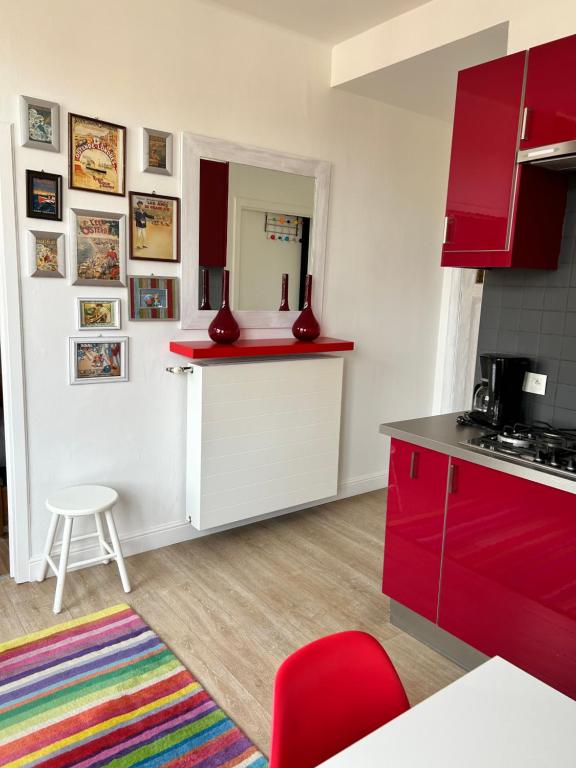 Кухня или мини-кухня в Appartement Le Lavandou
