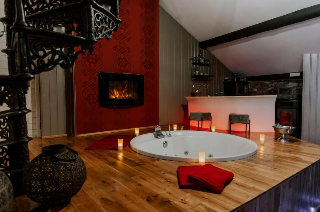 Fotografie z fotogalerie ubytování L'Eden - Suite privative avec jacuzzi et sauna v destinaci Theux