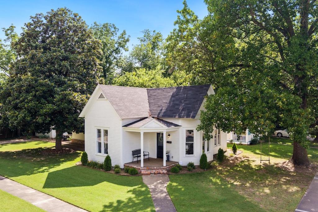 The Grove Cottage - Downtown Springdale - Maison De Vacances