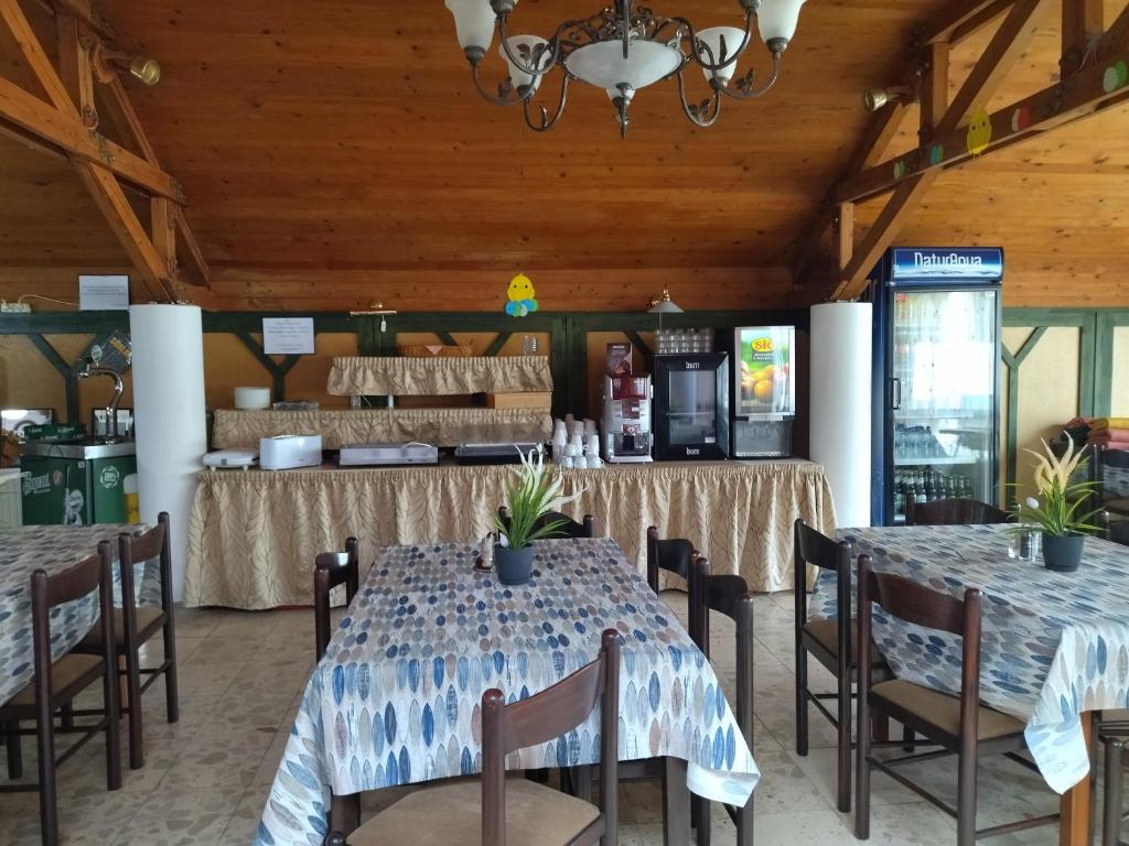 Restoran või mõni muu söögikoht majutusasutuses Viking Hotel