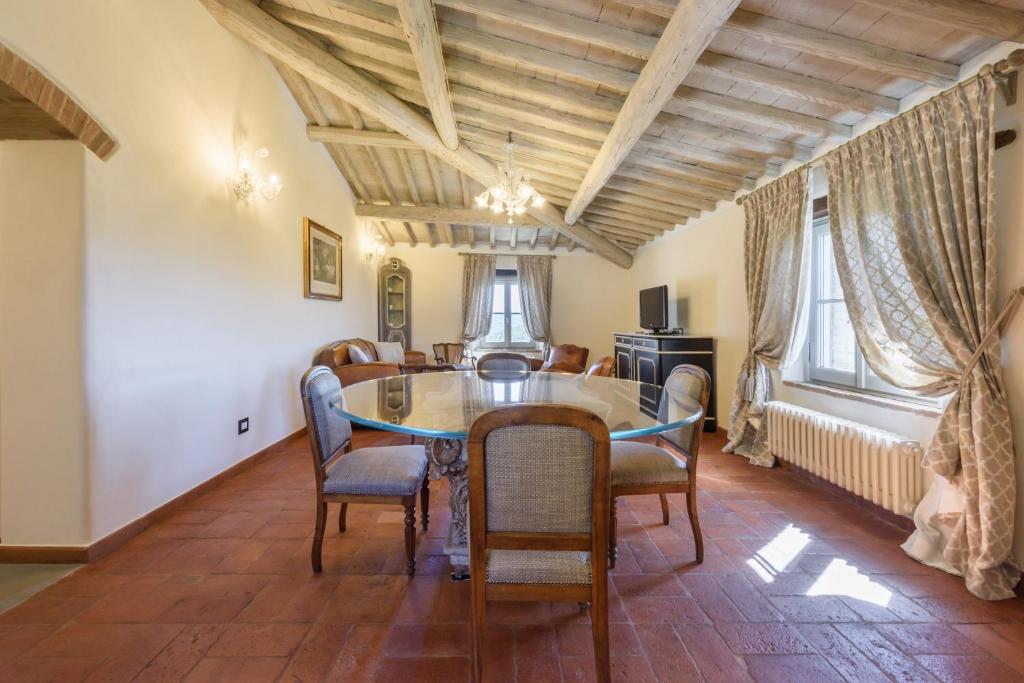 Część wypoczynkowa w obiekcie Villa Conca d'Oro by Mmega