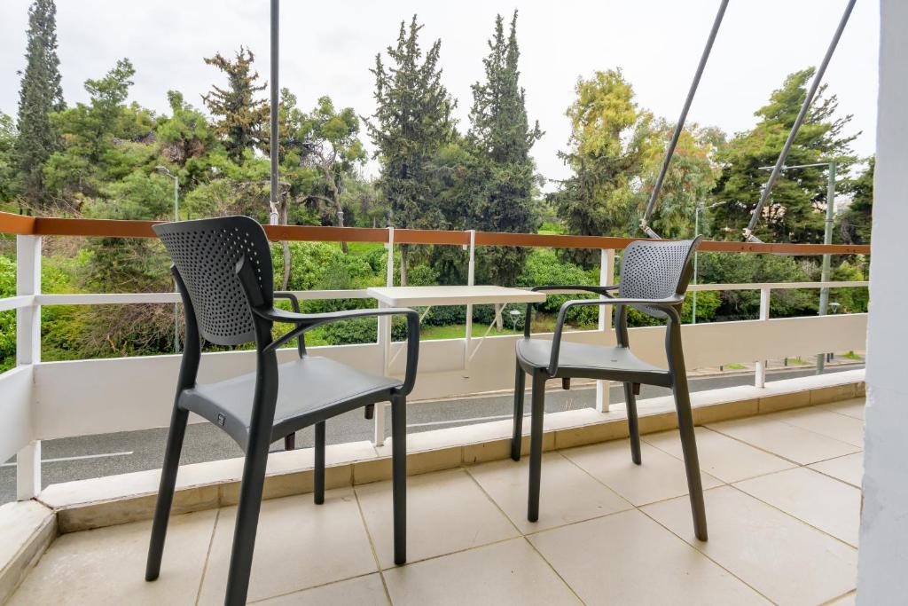 Fully Renovated Flat in Prime Athens Location的阳台或露台