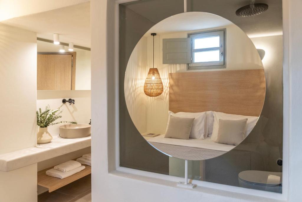 Koupelna v ubytování Frescoes Luxury Suites By KB Hospitality