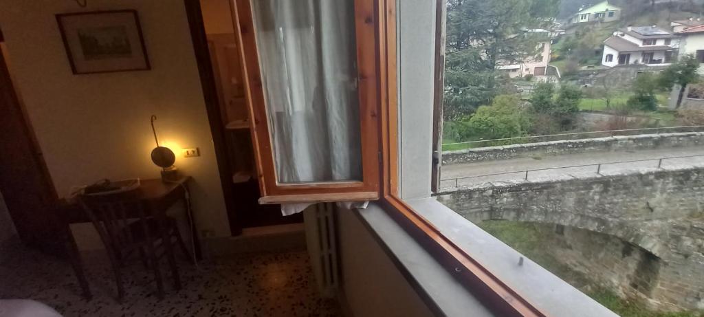 Balkón alebo terasa v ubytovaní Albergo del Ponte