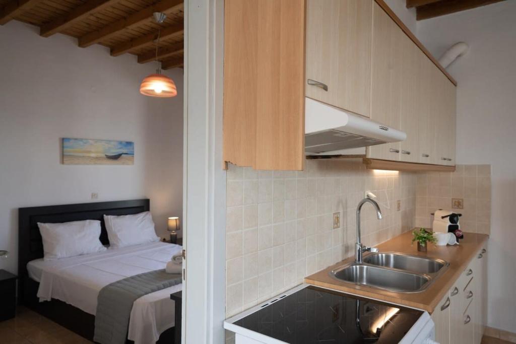 Afbeelding uit fotogalerij van 1 Bd Emerald Apt with Sparkling Shared Pool in Plintri