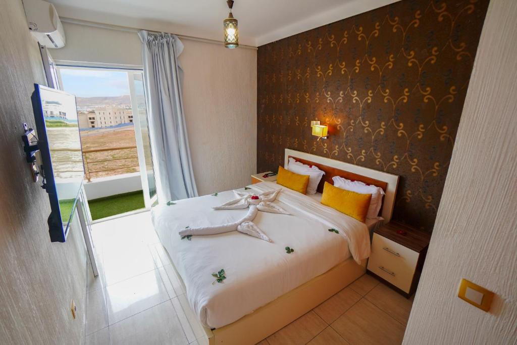 Great Holiday Apart-Hotel & Penthouse - Penthouse Apartment