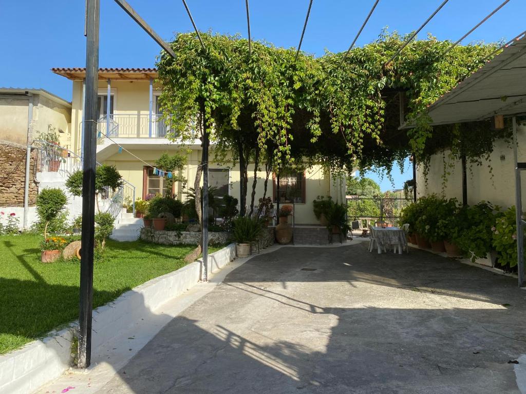 Fotografia z galérie ubytovania Modern house with view v destinácii Kalamata