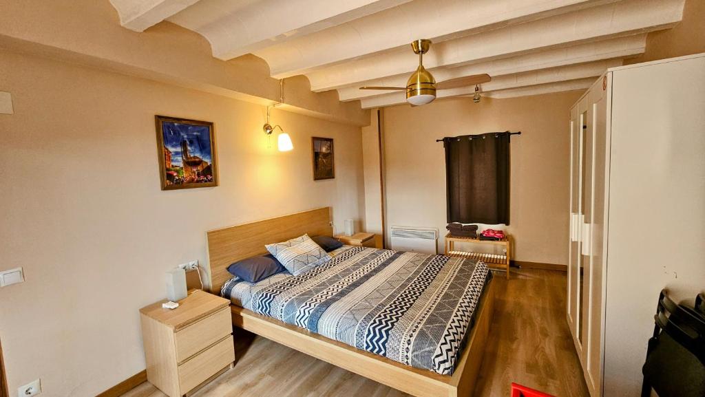 Postel nebo postele na pokoji v ubytování Ca lAixut Turismo Rural