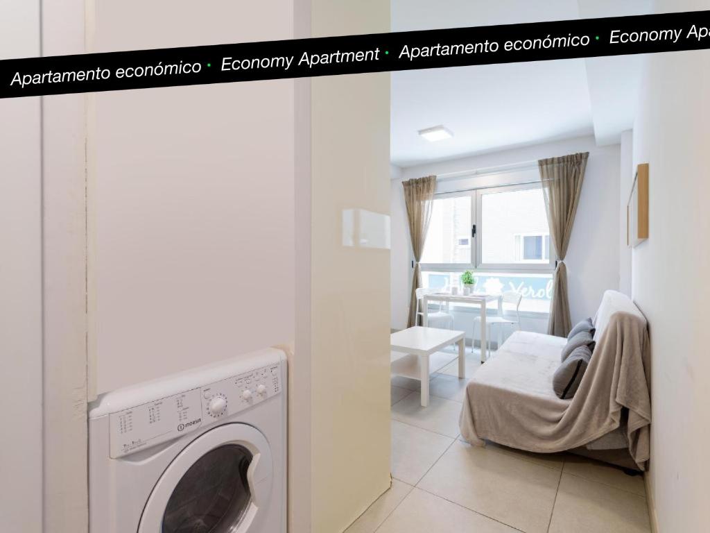 A seating area at Tusity Yeah Apartments