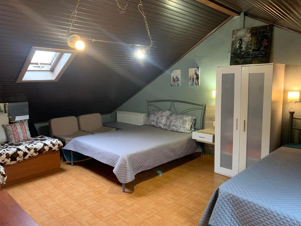 Roses Apartments - Apartment - Split Level