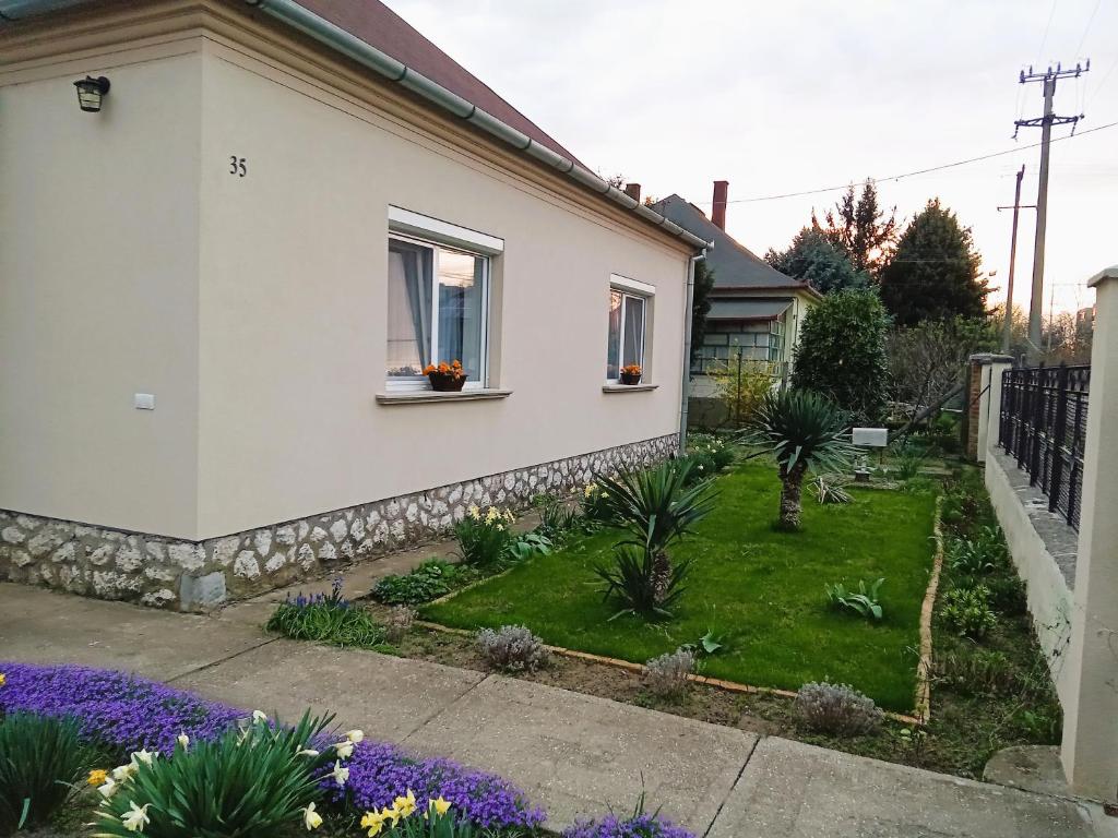 Zahrada ubytování Neubauer Vendégház*** Mohács