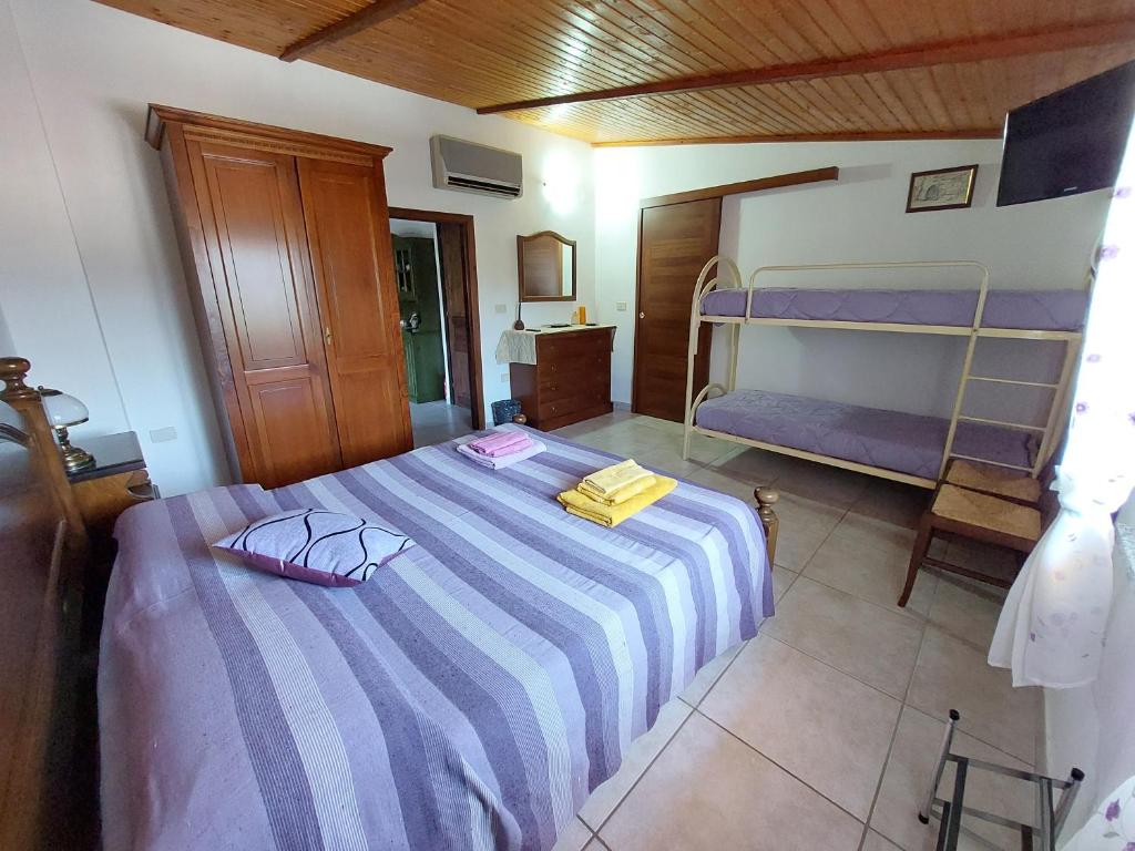 Casa L'Antico Ulivo a Iglesias - Oasi con Giardino