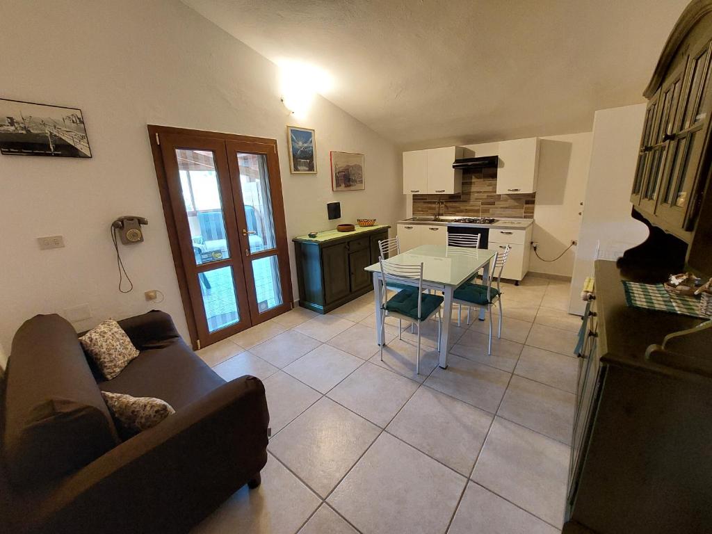 Casa L'Antico Ulivo a Iglesias - Oasi con Giardino