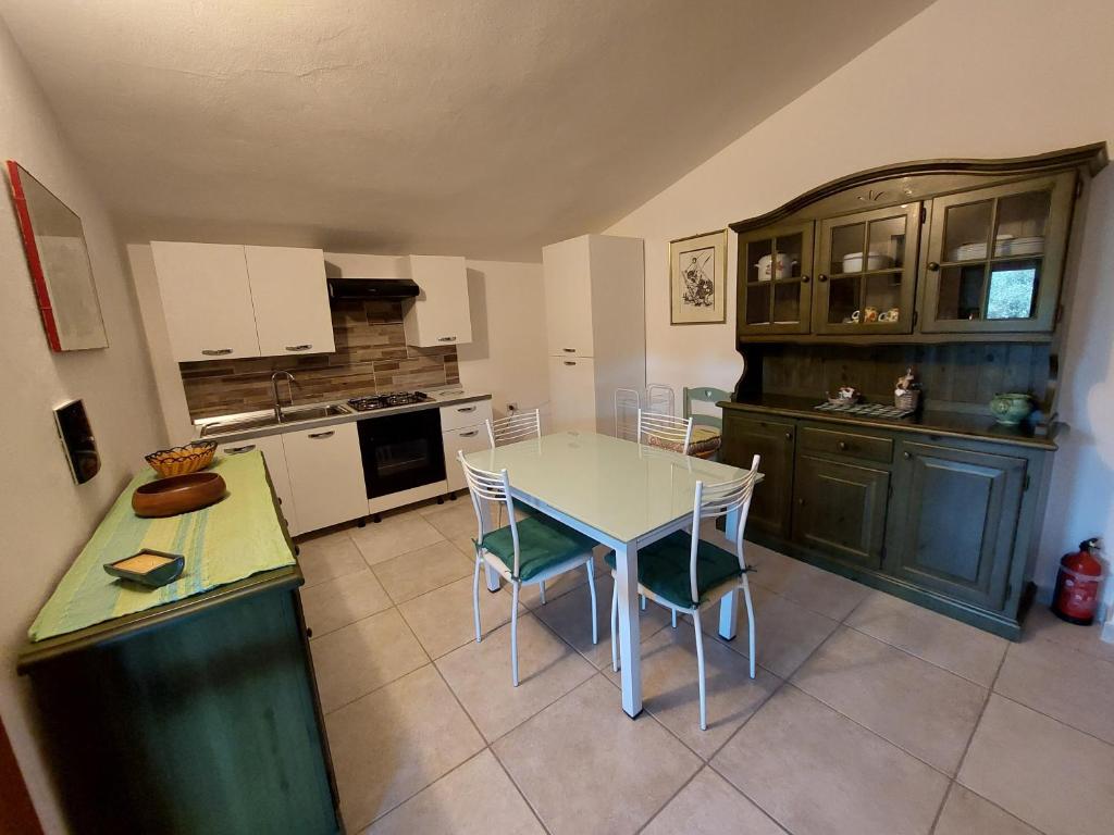 Casa L'Antico Ulivo a Iglesias - Oasi con Giardino
