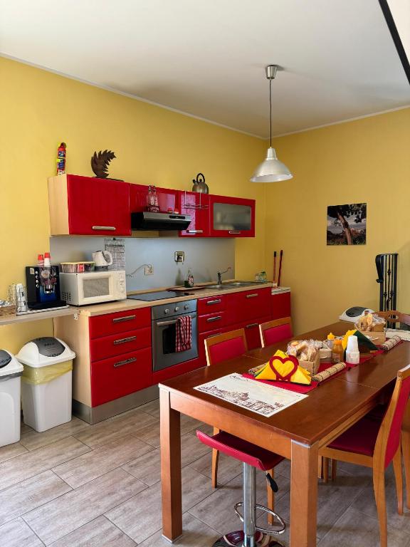 Kuchyň nebo kuchyňský kout v ubytování LA TERRAZZA SU ROMA