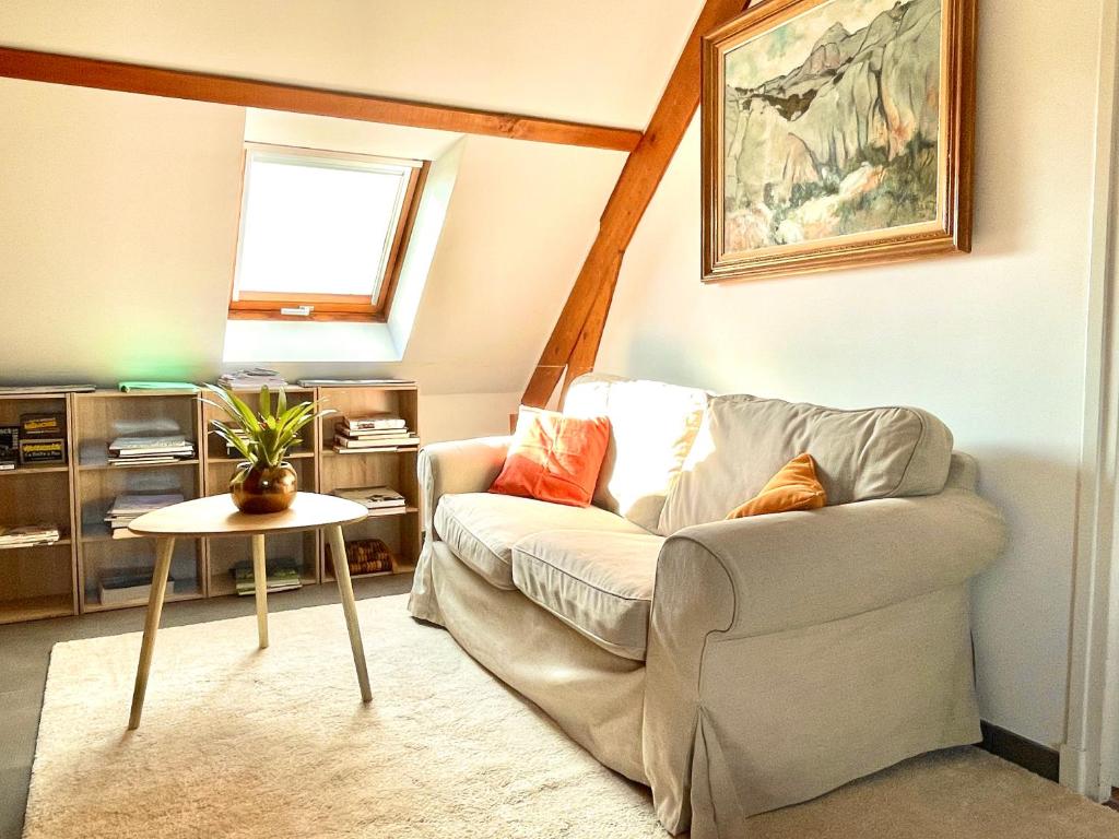 Posezení v ubytování Chambre d'hôtes de charme Jolie futaie en forêt de Tronçais