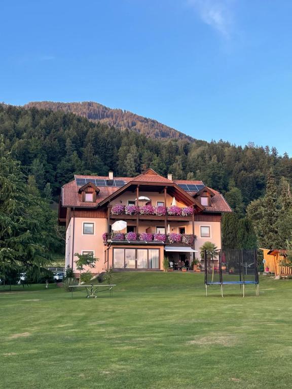 Nespecifikovaný výhled na hory nebo výhled na hory při pohledu z apartmánu