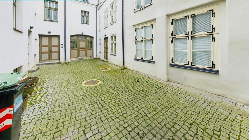 TallinnHousing Knights and Nobility -3 BDR Home - Three-Bedroom Apartment