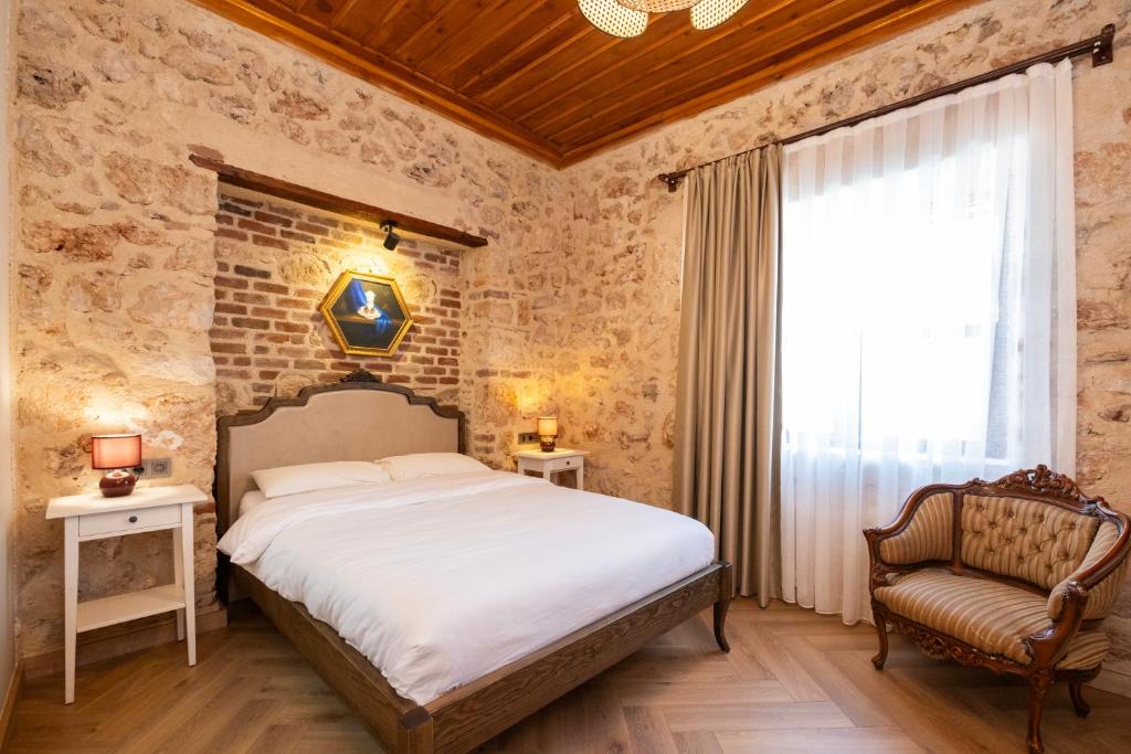 Кровать или кровати в номере Saye Konak Hotel ' Kaleiçi&Oldtown'