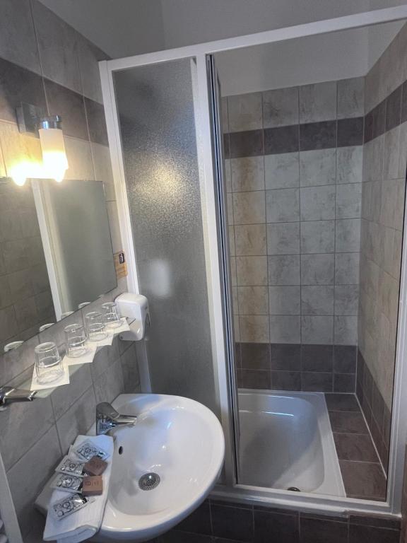 Koupelna v ubytování Hotel Rose City