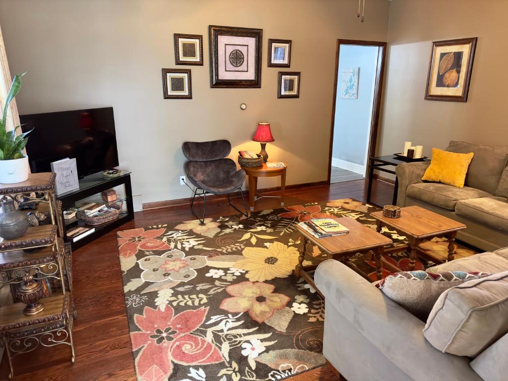 Apartment Downtown McHenry the Heart of the Fox River, USA