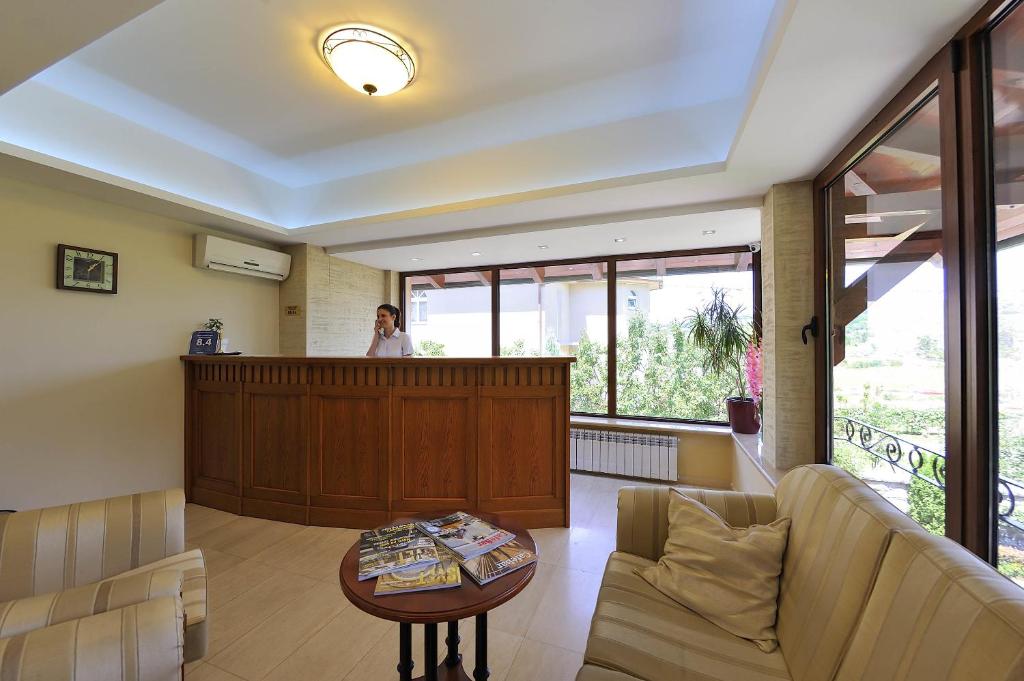 Posezení v ubytování Hotel Sucevic Garni