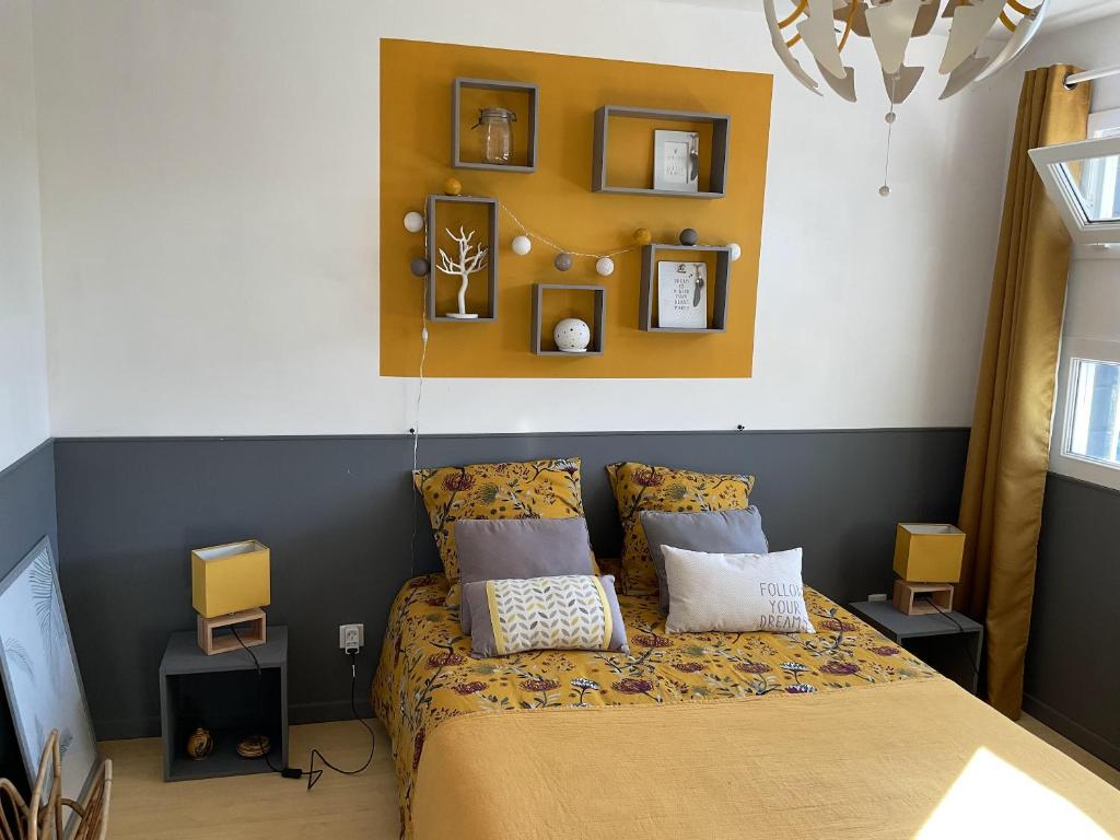 Posteľ alebo postele v izbe v ubytovaní Villa ensoleillée à Bretteville-sur-Ay avec piscine privée