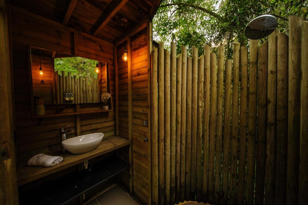 Κήπος έξω από το TERRAMAGA glamping