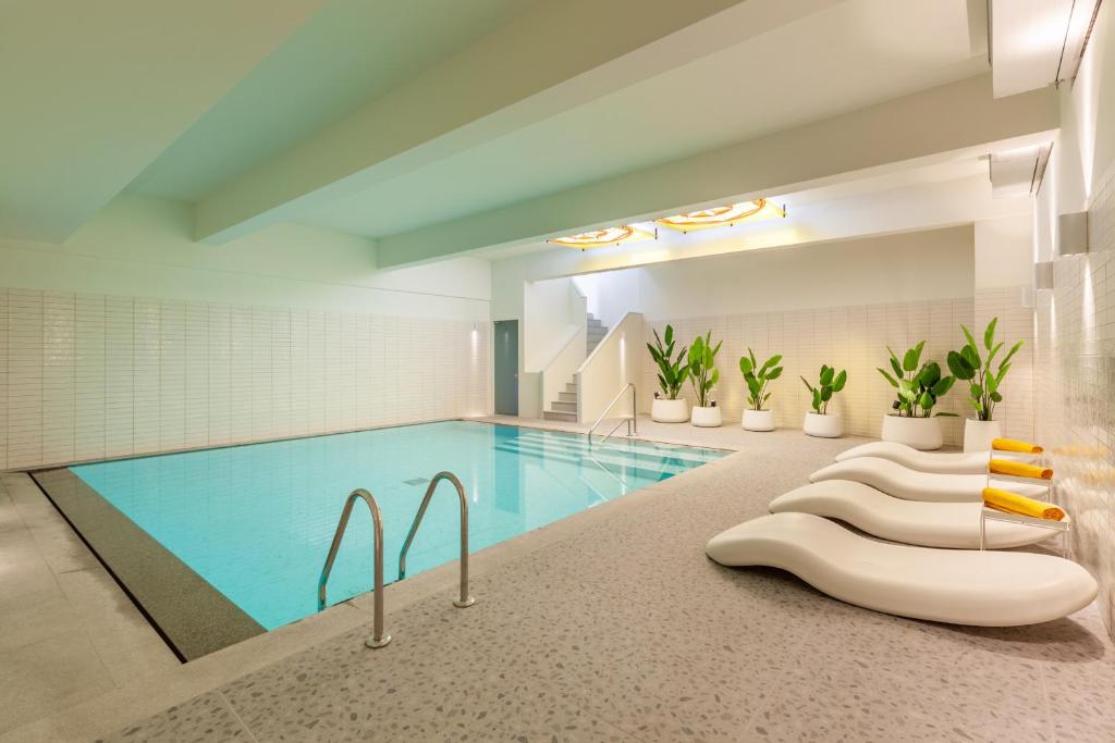 Savvy Signature Apartments - 19