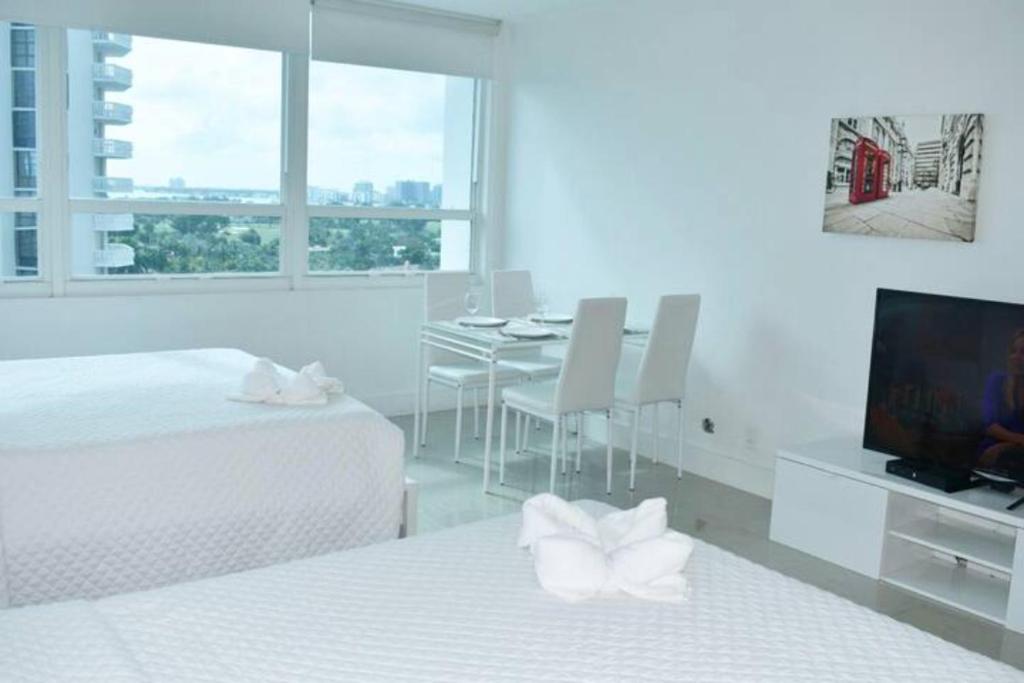Castle Beach Club Apartments - Studio Apartment