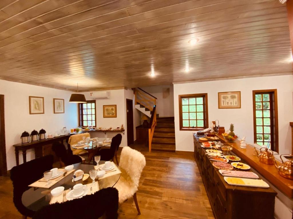 Imagem da galeria de Tília Pousada de Charme em Campos de Jordão