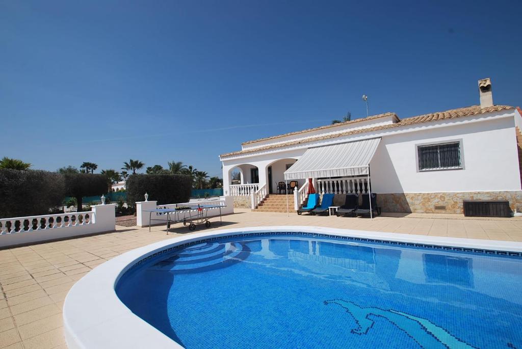 Πισίνα στο ή κοντά στο Villa Luna