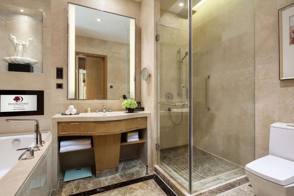 Koupelna v ubytování DoubleTree by Hilton Guangzhou - Near Beijing Road Pedestrian Street