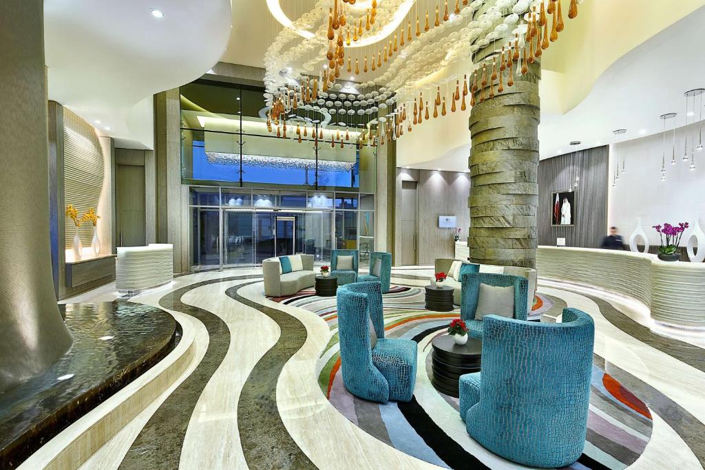Posezení v ubytování DoubleTree by Hilton Doha Old Town