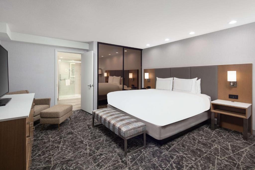 DoubleTree By Hilton Sacramento - Suite King De Deux Pièces