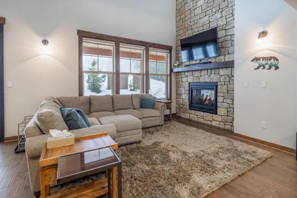 Picture of Suncadia 3 Bdrm Townhome with Private outdoor fireplace, Cle Elum ...