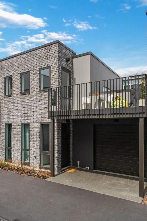 Simply The Best CBD 3 Mins Plus Garage - Resim 6