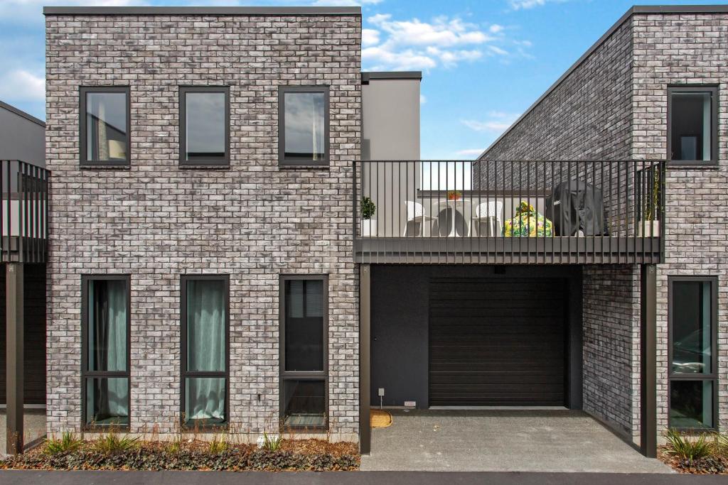 Simply The Best CBD 3 Mins Plus Garage - Resim 18